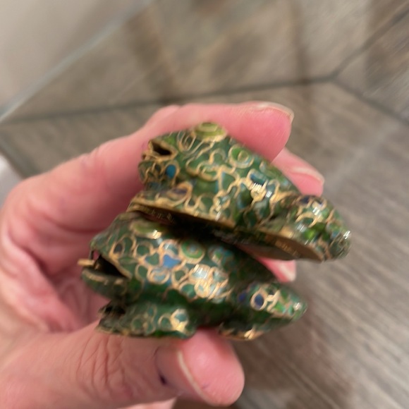 Pair of Vintage Green Cloisonné Frogs - Picture 8 of 16